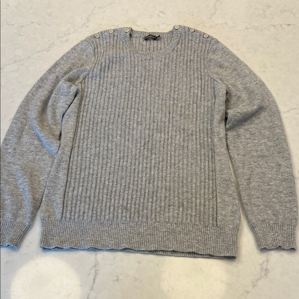 J. McLaughlin Cashmere Light Gray Crewneck Sweater with Button Accents Size M‎